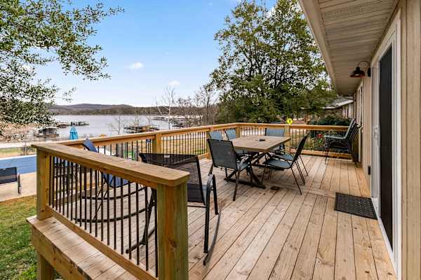 Big Fish Cabin lakefront vacation rental on Table Rock Lake near Branson Missouri managed by Weekender Management